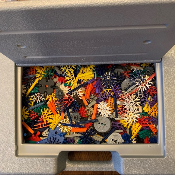 Vintage 1997 K’Nex Rekonstructors Building System with Carrying Case - Picture 5 of 7